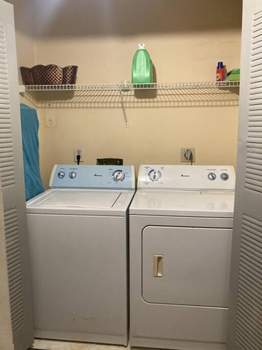 Lakeview Condo In Gated Community Tampa Buitenkant foto