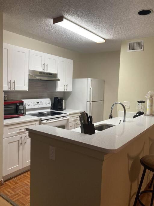 Lakeview Condo In Gated Community Tampa Buitenkant foto